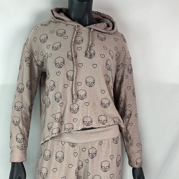 Chaser blush pink skull and hearts hooded sweater and pant set small and medium - Picture 3 of 11
